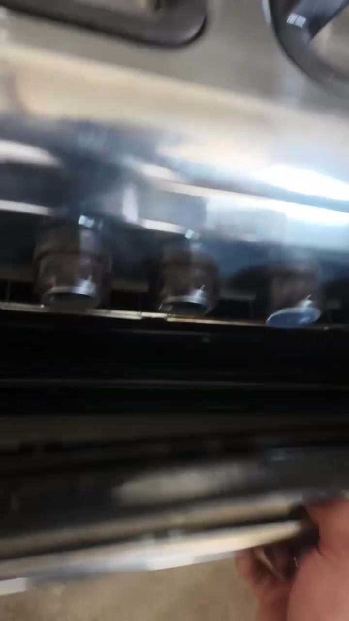 طباخ يطالي باله شرط شغل اخو جديد سعر 250ناصريه قرب سجن الاصلاحي ***********

