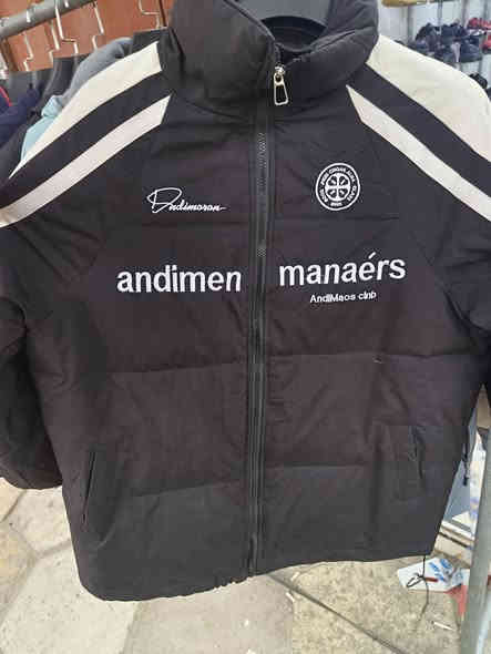 قمصله رجالي باله
العنوان الماجديه شارع الملعب 
قرب السوق محل ابوذر 
***********
