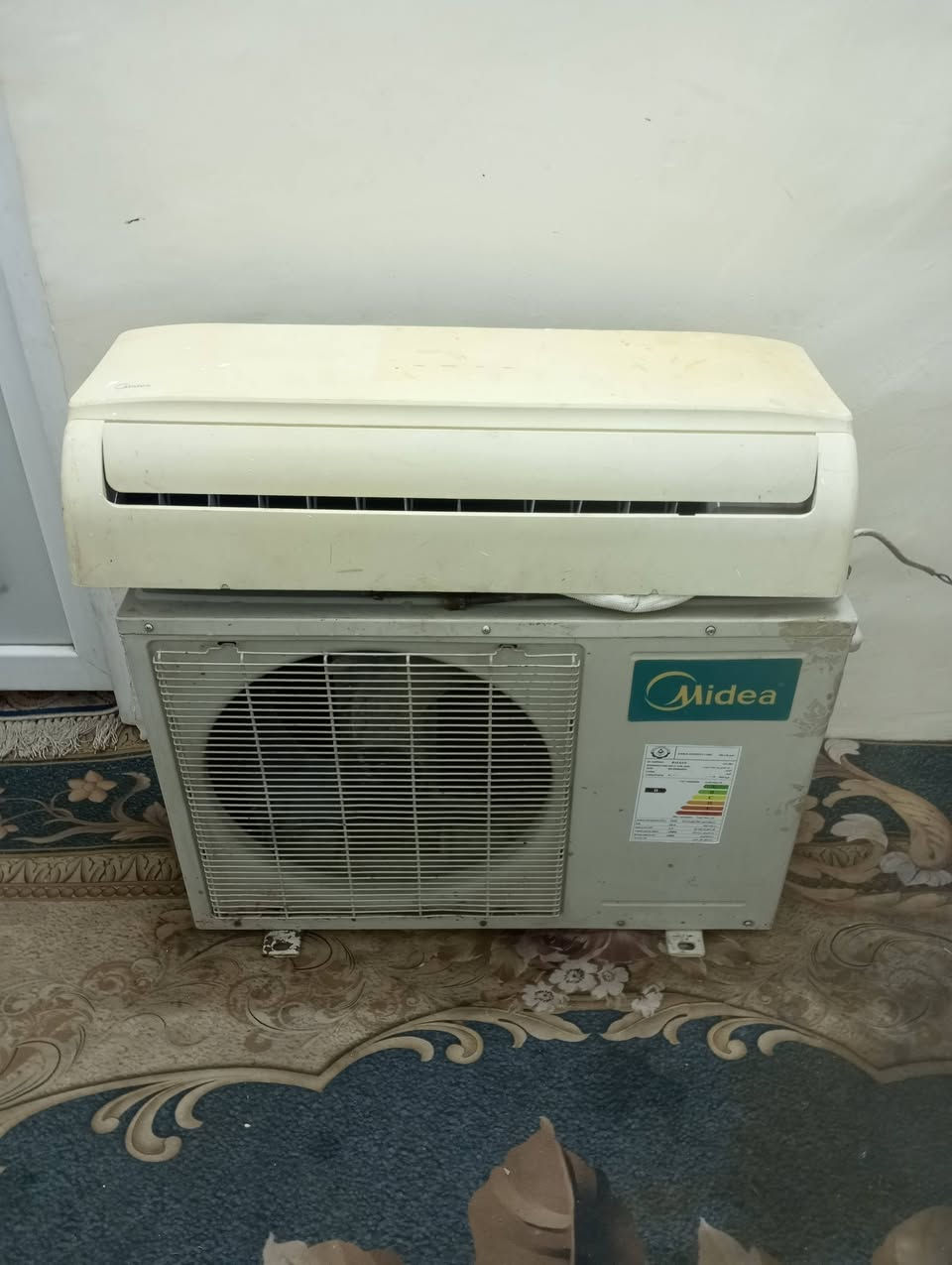 السلام عليكم
سبلت الحافظ 2 طن نضيف كلش دبل راديتر
 كامل مع جميع ملحقاتة 
من قاعدة و وايرات و البواري 
بس بي عطل بالقطعه الخارجية يون ويفصل الجهاز 
ابيع هالموجود اخوان رحمة لوالديك 
 
و سبلت ابو الطن نوع ميديا شغال تدفئة تبريد
مع كامل ملحقاتة 
اثنيهن 250 الف 
كربلاء // الملحق 
***********
