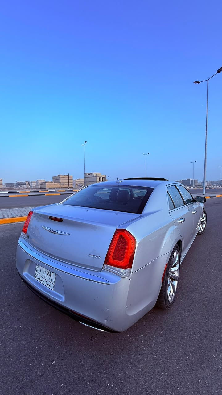 سلام عليكم اوباما للبيع كندي عداد 260 بنيد مبدل اصلي جاملغ امامي مصبوغ  السياره رقم بصره  باسمي سنويه ورقم جديد  السياره گير و مكينه وحداده على البلاد ماشيه 110 
المكان البصرة القرنة 
السعر 217 وبيه مجال بسيط 
الاستفسار ***********
