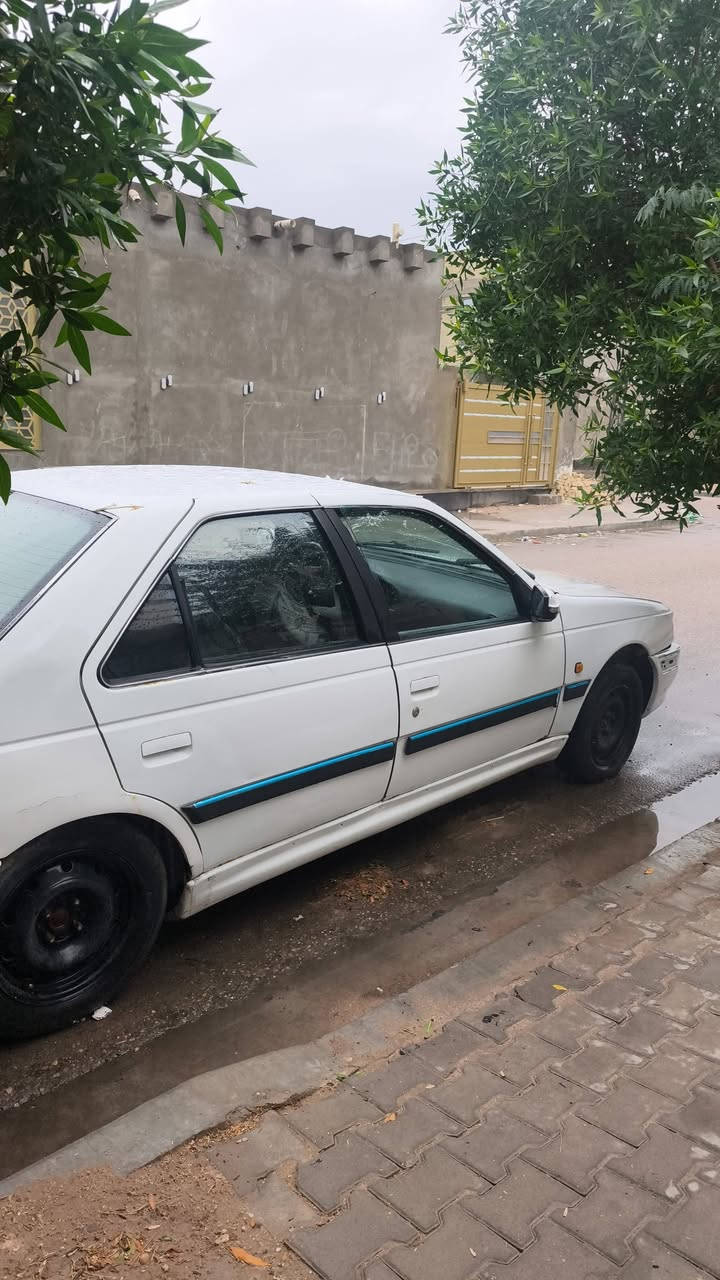 سلام عليكم
بيجو بارص 2011 الكشر نظيف گير ومكينة جديد فرنسي تبريد شغال بس ناقصة مروحة الي بالدشبول دواخل يحتاجلها ترتيبات بسيطة 
السعر 26 وبيها مجال للطيبين 
للاستفسار ***********
