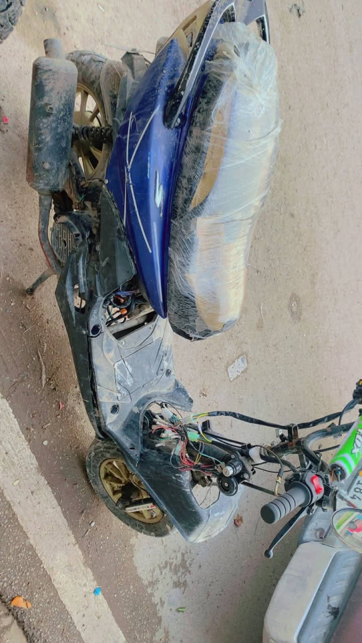 سلام عليكم دراجه ماكس fc نضيفه محتاج بس كفرات و تبديل دهن مراوس حسب القناعه لو شحن لو غير شحن بس نضيف دراجه ماله شغل هاي الماكس fc مكان كركوك واحد حزيران متواجد خاص و واتس آب ***********
