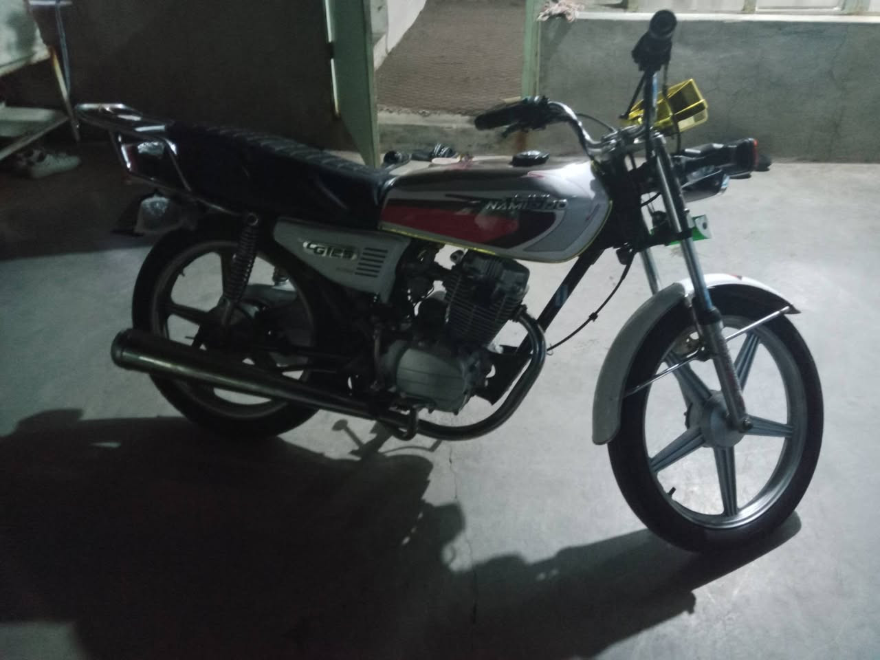 سلام عليكم اخوان ماطور 5كير للبيع مابي اي عيب بلايتة بيها موديل 21 كامل امكمل ماناقصها برغي كهربائيات شغال سلف شغال محرك نضيف سعر 375 وبي مجال بسيط رقم *********** وخاص مفتوح
