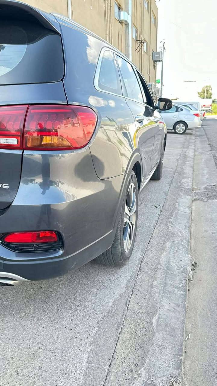 السلام عليكم
سورنتو للبيع خليجي موديل 2018 فول مواصفات بصمه بانوراما كرسي كهرباء مري شفط تبريد قطعتين 5 ويل كب  محرك 3500 فول لل اخير سياره مال بيت نضيفه كلش كل نقص مابيها ماشيه 51 كيلو كامله مكانها اربيل سعر ب230 وبي مجال بسيط كلش رقم ***********
