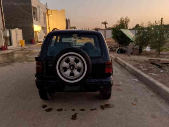 السلام عليكم 
سيارة للبيع موديل 95 سيارة نظيفه مكينة خير من الله جديده دواخلها نضيف كهربائيات كلها شغال تبريد و مسجل والملحقات الاخرى رقمها القادسية 
العنوان / بغداد / الدورة / المهدية الثالثه 
رقم الهاتف : *********** للاستفسار الاتصال على الرقم
