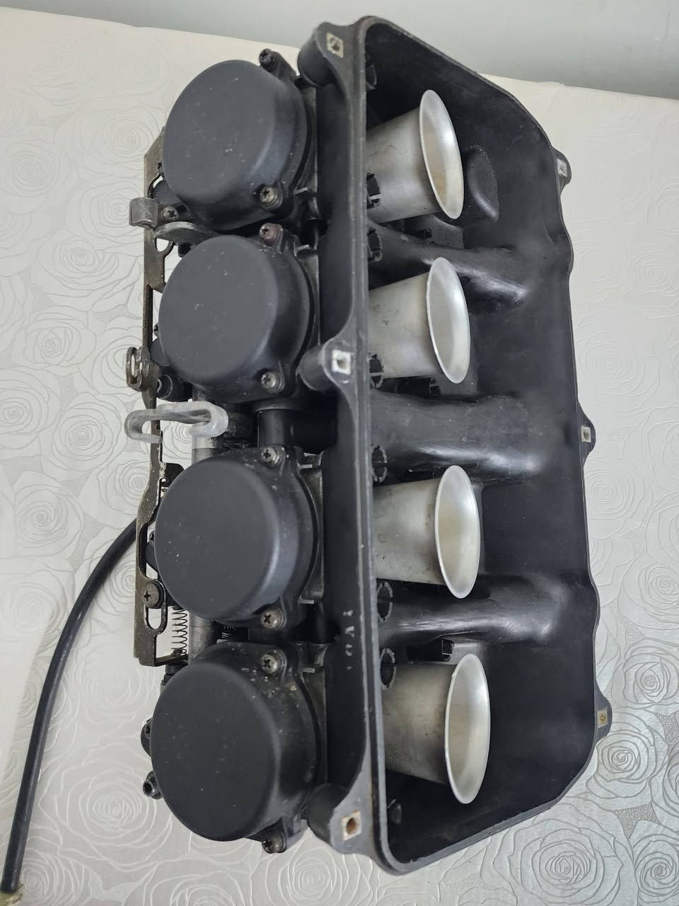 عندي هذا الكاربريتر للبيع، مال هوندا 
CB 600 f1 & f2
، وبسعر كلش مناسب. اللي شراي خلي يتصل بيا

***********
