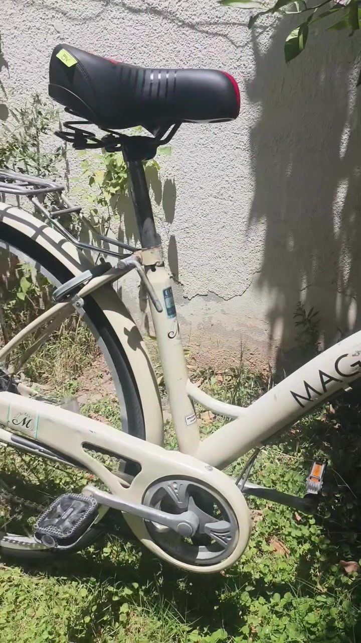 بايسكل للبيع حجم ٢٧ بايسكل كلش نظيفه أي نقص مابيها كل شي شغال ١٠٠٪ الكير و بريكات شغالات ١٠٠٪ السعر ١١٠ وبيها مجال إذا شراي


**إذا كنت صاحب هذا الإعلان وتريد حذفه لأي سبب، رجاءا أرسل رسالة إلى الدعم الفني**