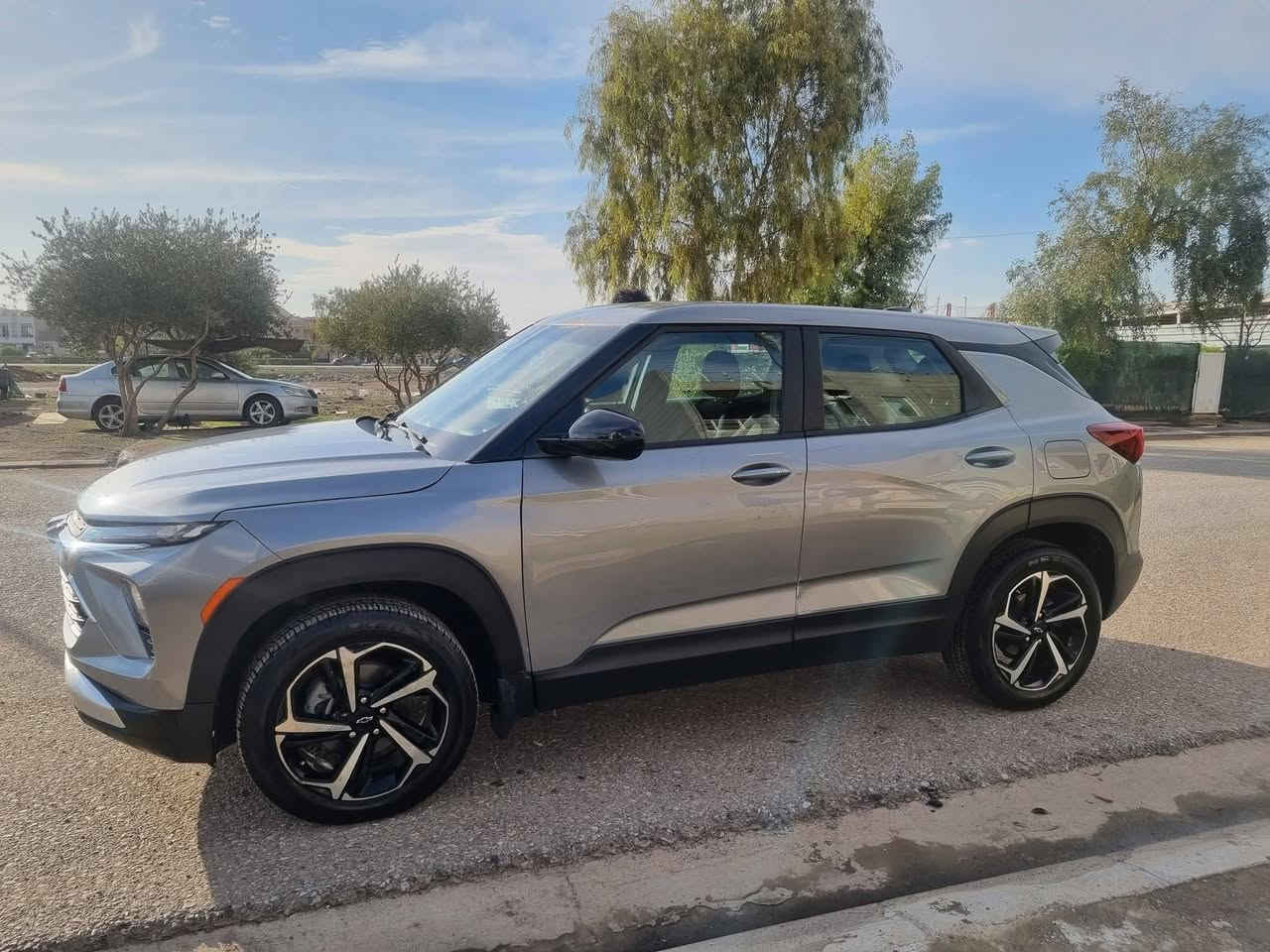 سلام عليكم للبيع ترابلايزر موديل ٢٠٢٤ ماشي ٢٨ ميل سعر (١١٨)
مواصفات بصمة،لايد زينون ، ويل كروم ،رادار ،كيج الكتروني ، شاشة عريض كامل، و بعد هواي مواصفاتت
دخول جديد، حادث سيارة موجود بالمنشور  بنيد ،جملغ سبغ 
رقم كاتي  ٣ شهر باقي للرقم  
يرهم فقط(اربيل، دهوك، سليماني )
مكان اربيل حي فرمانبران 
***********
