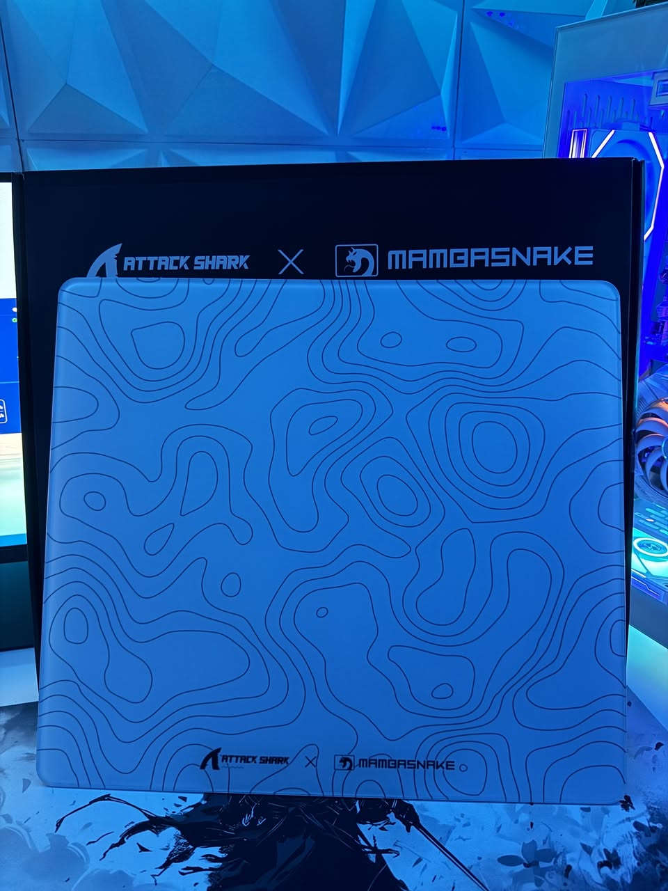 سلام عليكم 

4 قطع (اكسسوارات+شاشة) للبيع مستعملات ونظيفات

1. شاشة شاومي G34i مواصفاتها:

34inch / 180 hz / 3k res. / fast VA / 1ms 

السعر: 325 الف 

2. مايك FIFINE AM8 لون ابيض 

السعر: 50 الف 

3. ماوس باد زجاج ATTACK SHARK OBSIDIAN لون ابيض

السعر: 50 الف 

4. سماعة اوبن باك PHILIPS SHP9500 

السماعة والادابتر ال6.3 بدون كارتونة 

السعر: 60 الف 

العنوان: بغداد - الكرادة (متوفر توصيل)

الرقم: ***********
