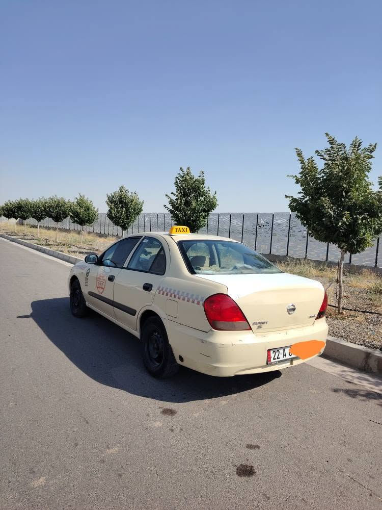 غازو بةنزين جةمبي خةفيف بيشو بشت يةك بارجة رةش بونيت يةك بست جاملخي بيش لاي سايق سبوخ بستيك لة سةرةوةي تاية دواوة سبوخ گيرو مةكينةو گشت گياني بةشةرتة. *********** أربيل, العراق
