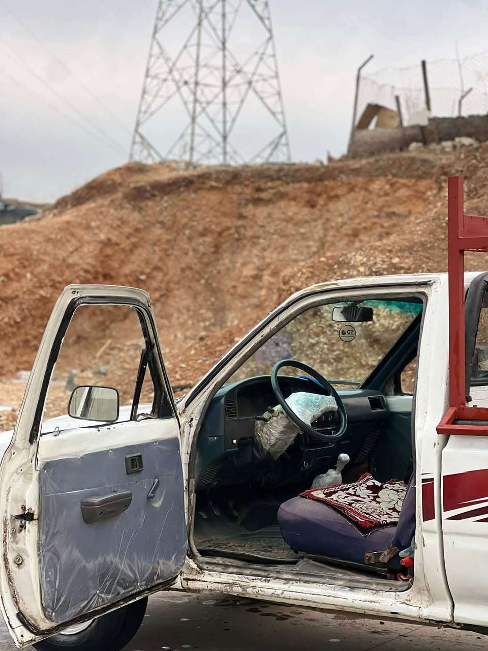 توئتا مۆ دئل ١٩٩٠ بئ ئا ڕم  بە شە رتی ما لی مە دە نی 
سە یارە کە تازە مە کینە ی تە شفیدە گئڕو مە کینەو ئە کسل بە شەرت کە مئ تە قەو ڕە قە ی هه یە ٢٧گە لاو معا مە لە یە برا یا نە مشتەریت تە لە فون بکە سە یارە کە هی من نیە پە یوە ندی بە خۆ یەوە بکە ن 
***********
ڕئزم هه یە بۆ ئە دمین السليمانية, العراق
