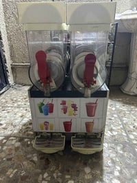 مكينه ازبري نضيفة السعر 550العنوان بغداد الزعفرانيه 07723600356