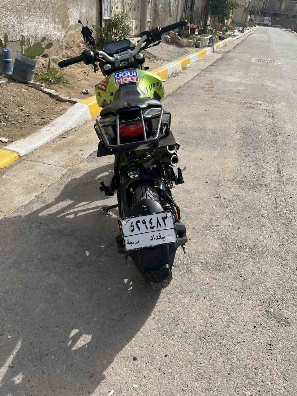 السلام عليكم  السعر مناسب كلش
TNT 135 بنلي 
عجله  الخليج 
مرقم و كامل دراجه خير من الله 
موديل 2021 نوزل لون اخضر كامله مكمله رقم وسنويه محرك بلادي كير فول دهن فقط موتل 
مكاني بغداد الحسينية 
***********
السعر 2250
مليونين وربع
