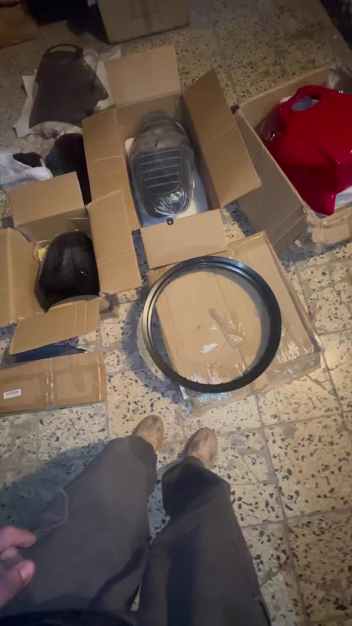 غراض دراجات
شلع ١٠٠ الف قفل 
توصيلهم عليك شكد يطلع عليك 
مكاني بغداد شهداء البياع 
هاتف 👇🏻
***********
