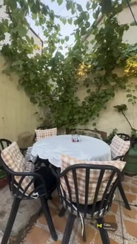 ميز وكورسي • نظيف وراقي • اربيل