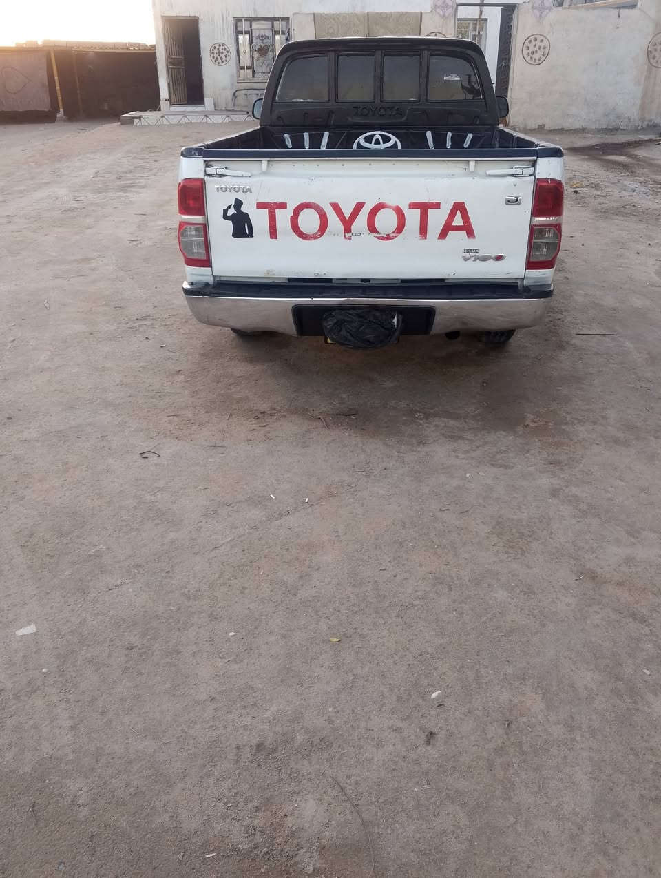 السلام عليكم فلاونزه  2006مكفوله من ضربه محركه لا تنقيص ولا تبخير رقم بصره بيهه بارد  تبريد ثلج تخم تاير السعر100وبيهه مجال الشراي يتصل مكلف بنشر مكلف بنشر  ***********
