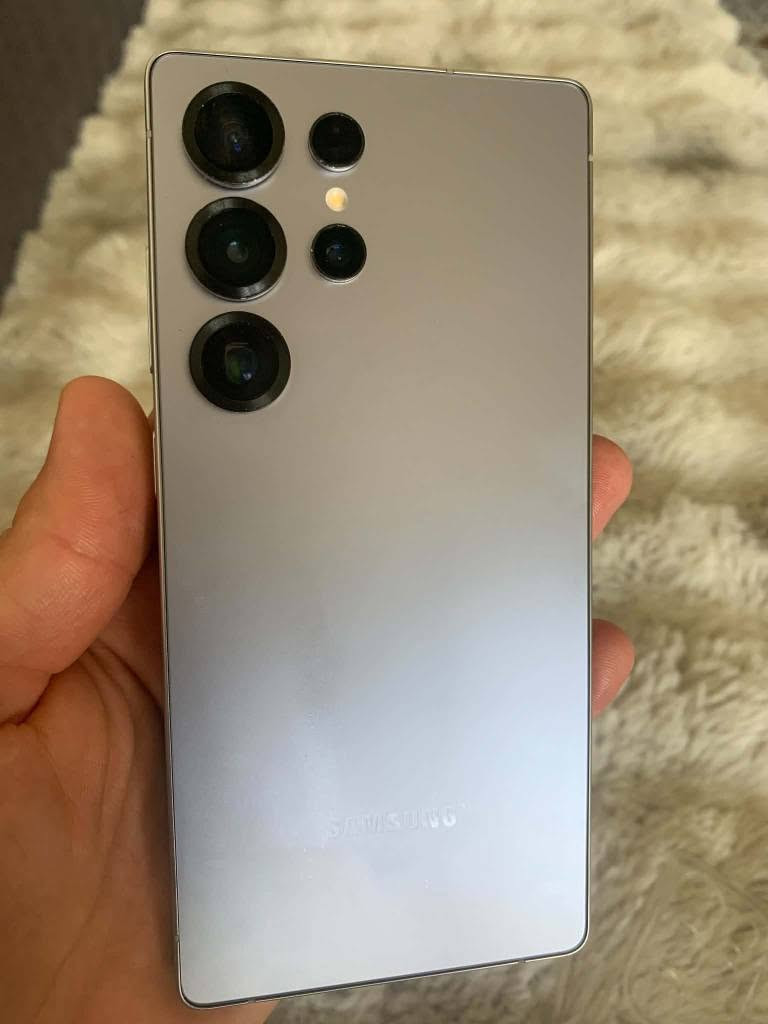 Samsung s25 ultra    ٥١٢گێگا
 نوسخەی ئەمریکی ئەسلێ 
بێ ئەشیا. کەڤەرو درعی لەگەڵە

%99 خاوێن نەکراوە بێ عەیب بەهەمو شەرتو زەمانێ
ڕام12 و 512گێگا

نرخ: 575دۆلار قفڵ سعر سابت

ئەمریکیە سیمکارت و ئیسیم ناخوینێتەوە لەشەریکەوە لوک بوە چاکناکرێ تکایە تکایە حسابی بێ سیمی بۆ بکە
بایپاسو دیـــمۆ نــیـــە تـــکایە
١٠٠ جار فۆرماتیبکە کێشەی نیە 
بۆ ئەبدەیتیش بەزەمان 

*********** وەتسئەپ دخان, السليمانية
