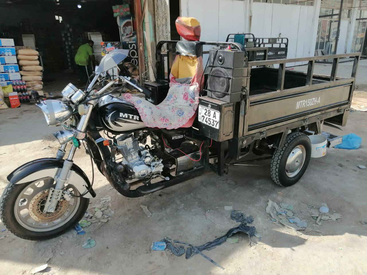 للبيع
السعر مليونين وستميه وبيه مجال 

مامتواجد على الفيس 

الرقم.     ***********
