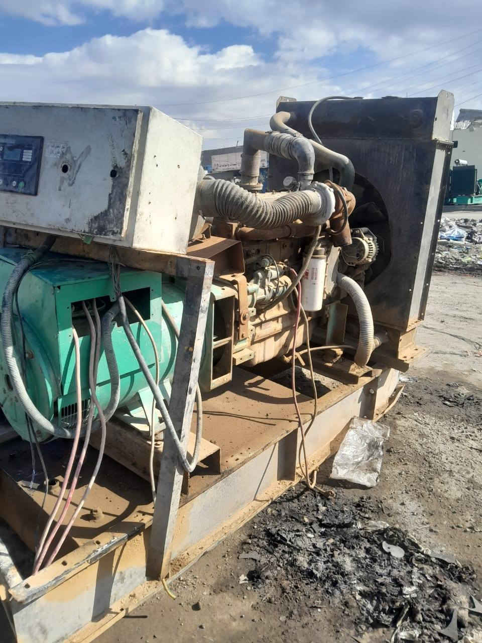 للبيع كمنز 114 /24ولف توليد 200kvaلونسومير بم كهربائي بلادي اتصال ***********
***********
