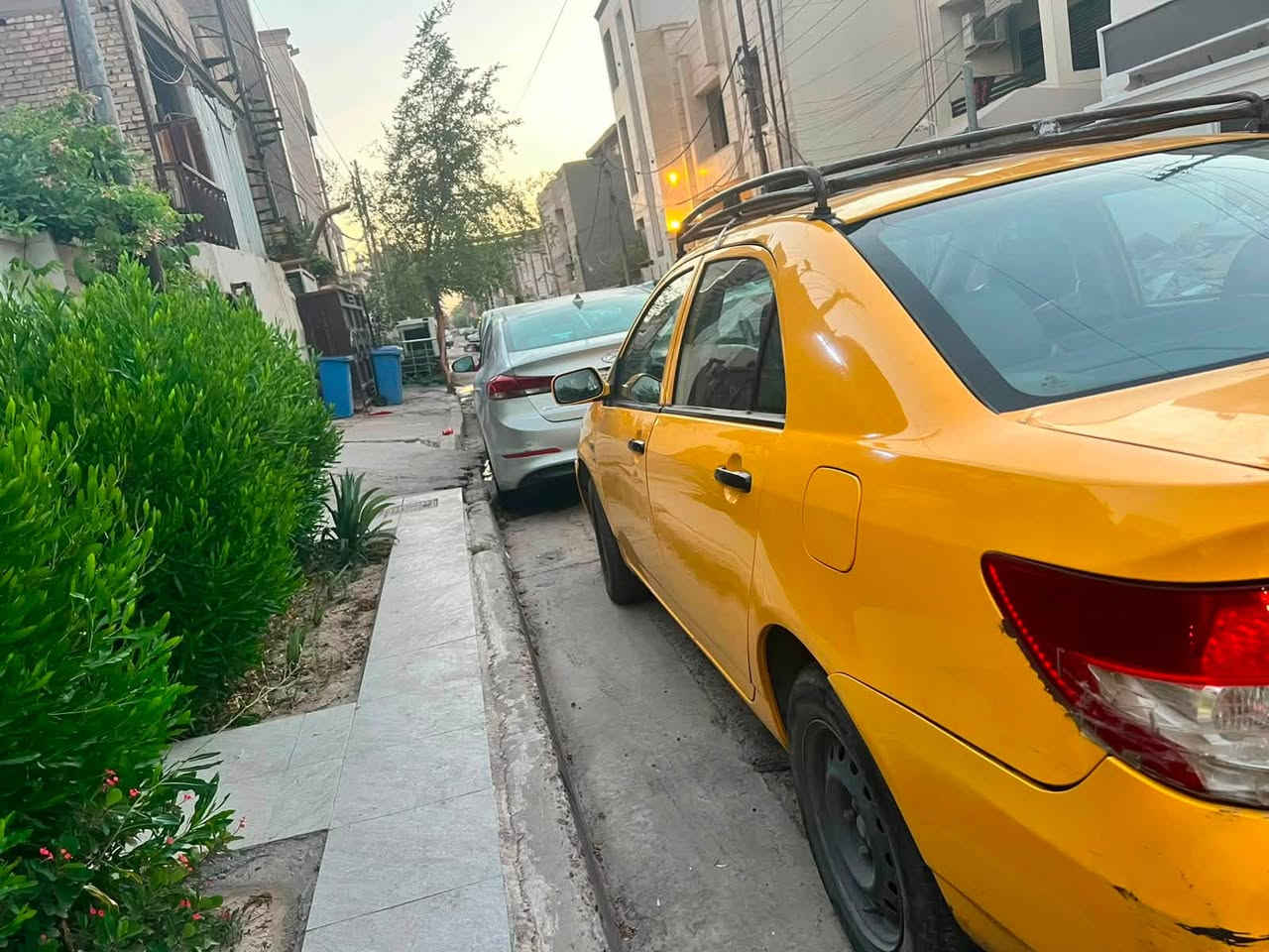 Byd 2019 مكينه وكير مكفوله
حداديه صدر وتايرات نضيفه بدون حادث حره بأسمي السعر 75 وبيها مجال 
مكلف بالنشر 
***********
***********
