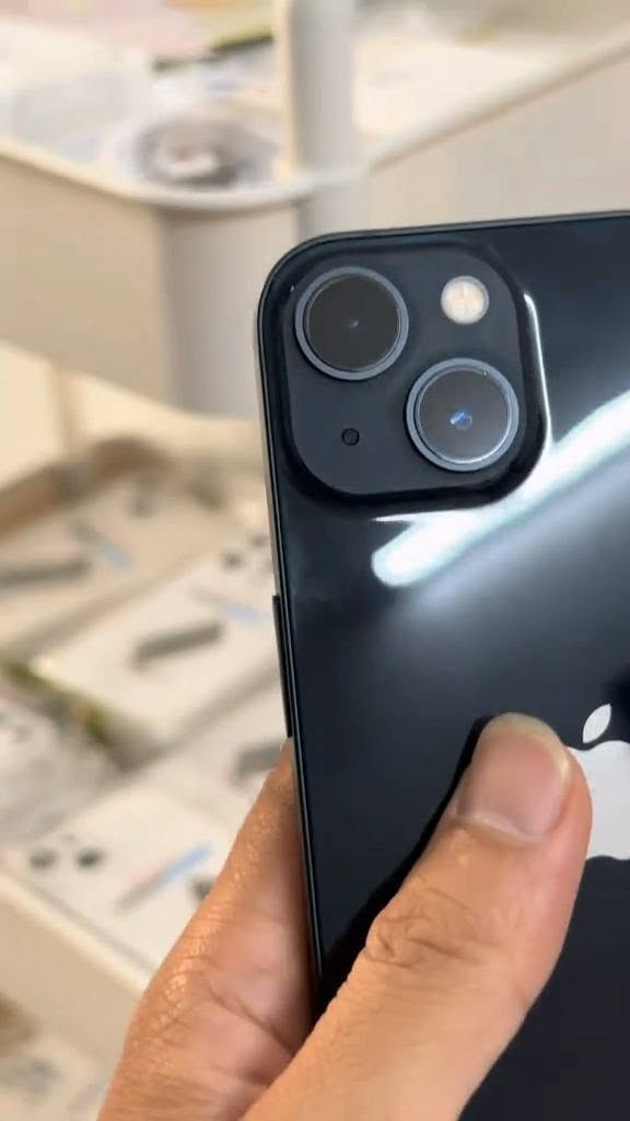 سلام عليكم  للبيع وليس للمراوس 📍.
phone 13 العادي 
ذ128GB . 

نضافة 99/100✅. 

ممفتوح  ولامصلح تفحص حاسبه😉✅. 

تلفون مال بيت 

بطاريه 78🔋. 

الملحقات🔥. 

كارتونه الاصليه ✅

كيبل شحن 🤍✨. 

فدوه اروحلك مايفيدك لاتراسلني ولا تكسر ميعجبك اعبر المنشور 

السعر 400 بي مجال بسيط.  

هـ***********
