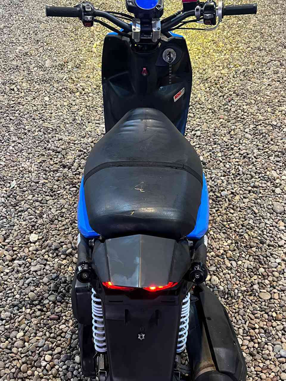 جبلي 2015 بلاد كامله مكمله 
بيه تزويد خارجي بسيط واضح بالصور  
للبيع أو مراوس حسب القناعه
800 وبيه مجال حگ الجيه


**إذا كنت صاحب هذا الإعلان وتريد حذفه لأي سبب، رجاءا أرسل رسالة إلى الدعم الفني**