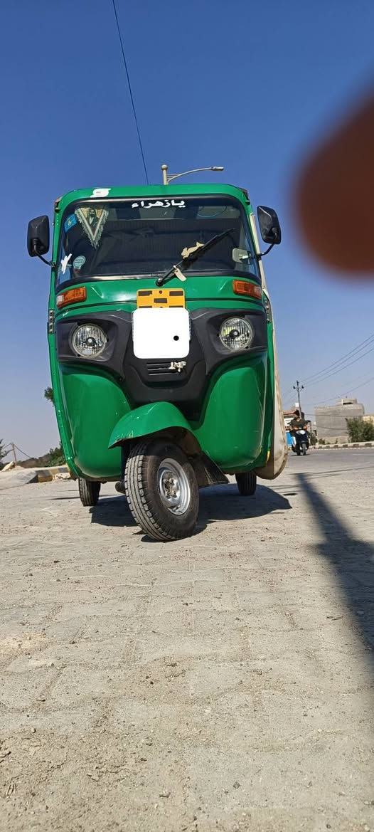 السلام عليكم تكتك للبيع موديل 22 رقم واسط لوحات انكليزي وهزه جاهزه ب اسمي مداور ثاني يوم كفاله عامه السعر خاص الاستفسار ع الرقم *********** المكان واسط الكوت مركز مدينه
