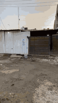 السلام عليكم ورحمة الله
بيت ١٥٠م على الشارع التجاري شارع الربيع بناء جيد ومرتب 
***********
