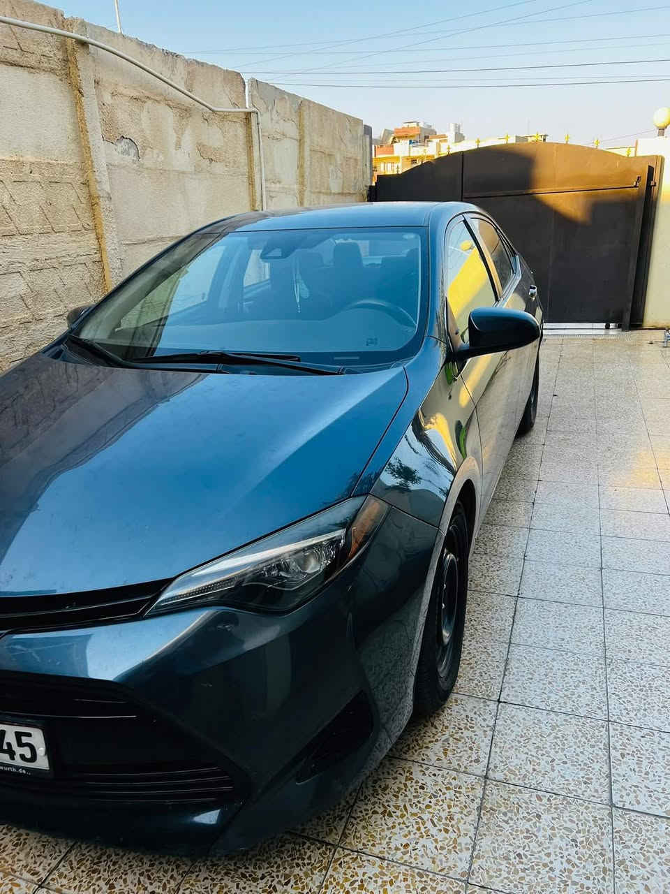 تيوتا كورلا موديل 17 LE كلين عدا بارد چاملغ خلفي شي بسيط بچم كبس بدون صبغ بدون ايرباك بدون دواخل رقم اربيل بسمي  والگير والمحرك والتبريد وحجر صالنصه كله بلادي وبشرط مكان السيارة كركوك للاتصال *********** السعر 143 بي مجال
