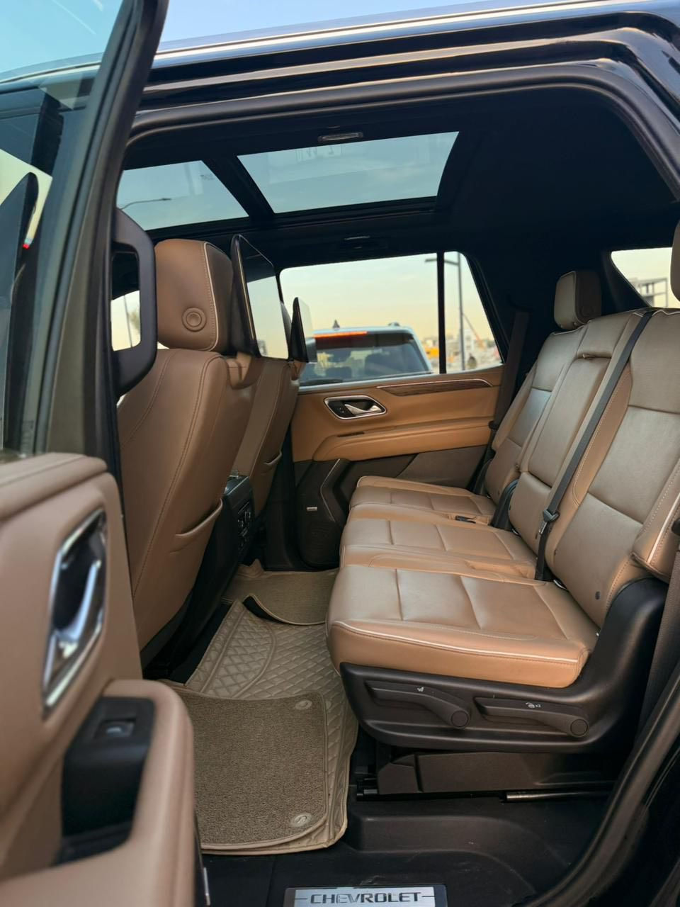 .
سلام عليكم

تاهو برايمر 2022 خليجي وكالة المنصور
مواصفات برايمر  
ماشی ٦٠ الف کیلۆ مەتر 

بانوراما
جكات
داخل جلد عسلي
داتاشوو 
خمس كاميرات محيطية 
فور ويل (4X4)
كشنات تبريد تدفئة
كشنات خلفية كهرباء
شحن لاسلكي
كيجات ديجيتال
كشن خزن ميموري 
بصمة تشغيل
صندوق كهربائي 
ابواب بصمة  
شاشة كبيرة  
تشغيل عن بعد 
كشنات كهربائية 
رادارات 
محرك 5.3 مكفول 
تحكم ستيرن فول 
حساسات امامي خلفي
نظام تحذير اصطدام 
نظام تنبيه عند خروج من المسار 
حاجب زنون 
٧ راكب 
نظام زنون اصلي 
كروس سرعة 
حساسات جانبية 
نظام سير على المسار 

السيارة رقم بغداد تحويل ثاني يوم  
مكفول السيارة كير و محرك بشرط
كير و محرك كفالة ما مفتوح 
 
كفالة بدون صبغ  حتی دعامیات

عارضهة ٥٣٨ وبيهة مجال 

***********
