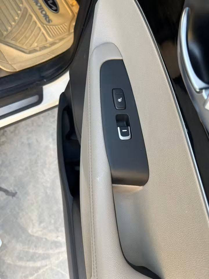 السلام عليكم
كيا سورنتو 2019
رقم بغداد تحويل مباشر 
السيارة جديده بمعنى الكلمة 
محرك 6 سلندر 
فور ويل 
أربع كامرات 
فول مواصفات 1/1
كشنات جلد وكهرباء 
حساسات خلفيه
كشتات تدفئه وتبريد 
محرك وكير كفاله 
تبريد ثلاث قطع
تحكم ستيرن 
سبعه راكب
بصمه تشغل وبصمة ابواب 
ترحيب تنبيهات
السعر مناسب اتصل ونتفاهم
مكان السيارة بغداد الرقم /***********
