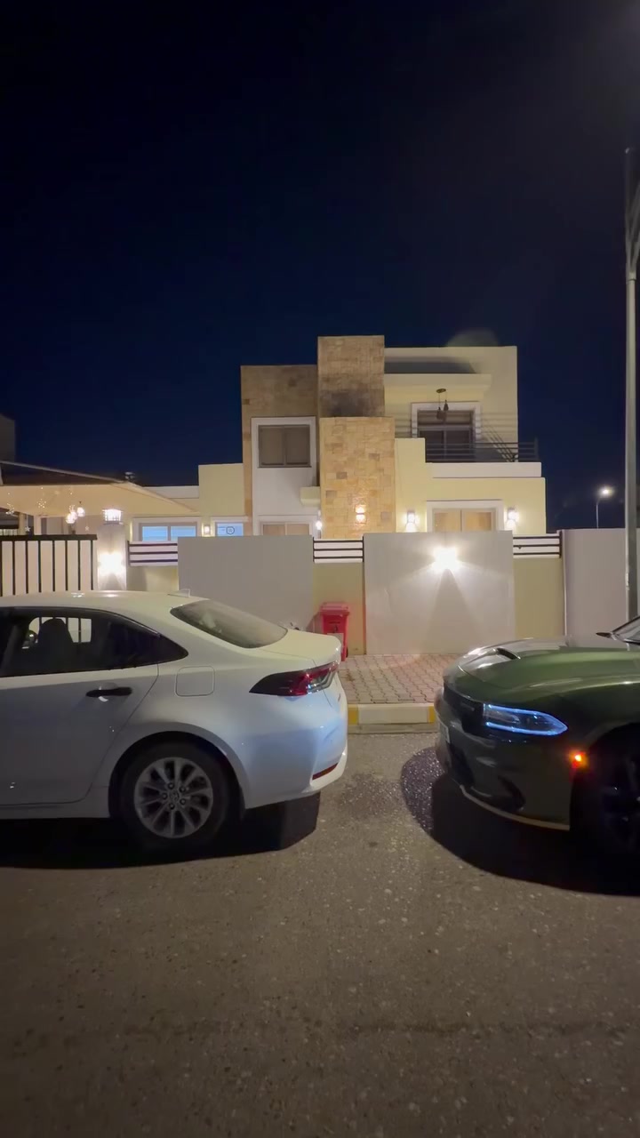 بسم الله الرحمن الرحيم دار للبيع في مجمع بيتي
دار للبيع في مجمع بيتي السكني تكريت

المساحة 300 متر ركن وعلى حديقة 

الدار مسدد كامل حرر تحويل مباشر

يتكون الدار من 

4 غرف نوم 🛌 غرفة سويت + مخزن 

يتكون من اربع مجاميع صحية

ومناور

واستقبال ومطبخ وصالة

وحديقة وكراج

الدار مرتب نضيف جدا

ويا الدار سبالت عدد 5 كاونترات سنگ ويا الدار

التواصل معا صاحب الدار مباشر 

***********
