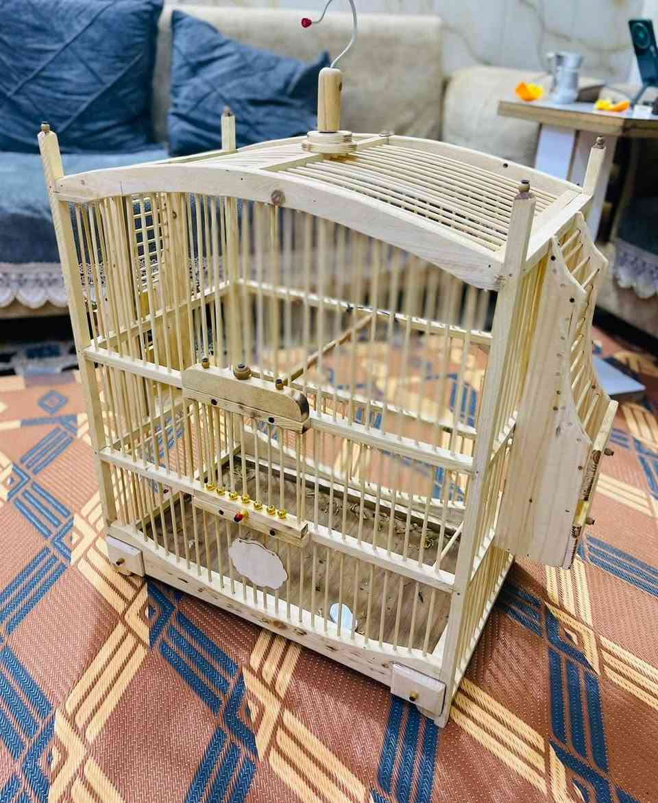 السلام عليكم ورحمة الله وبركاته اقفاص ديكورات وأنواع للبيع شغل درجه اولى كل قفص وسعرة شوف القفص ليعجبك وراسلني وتدلل مكان بغداد ام الكبر الغزلان ***********

