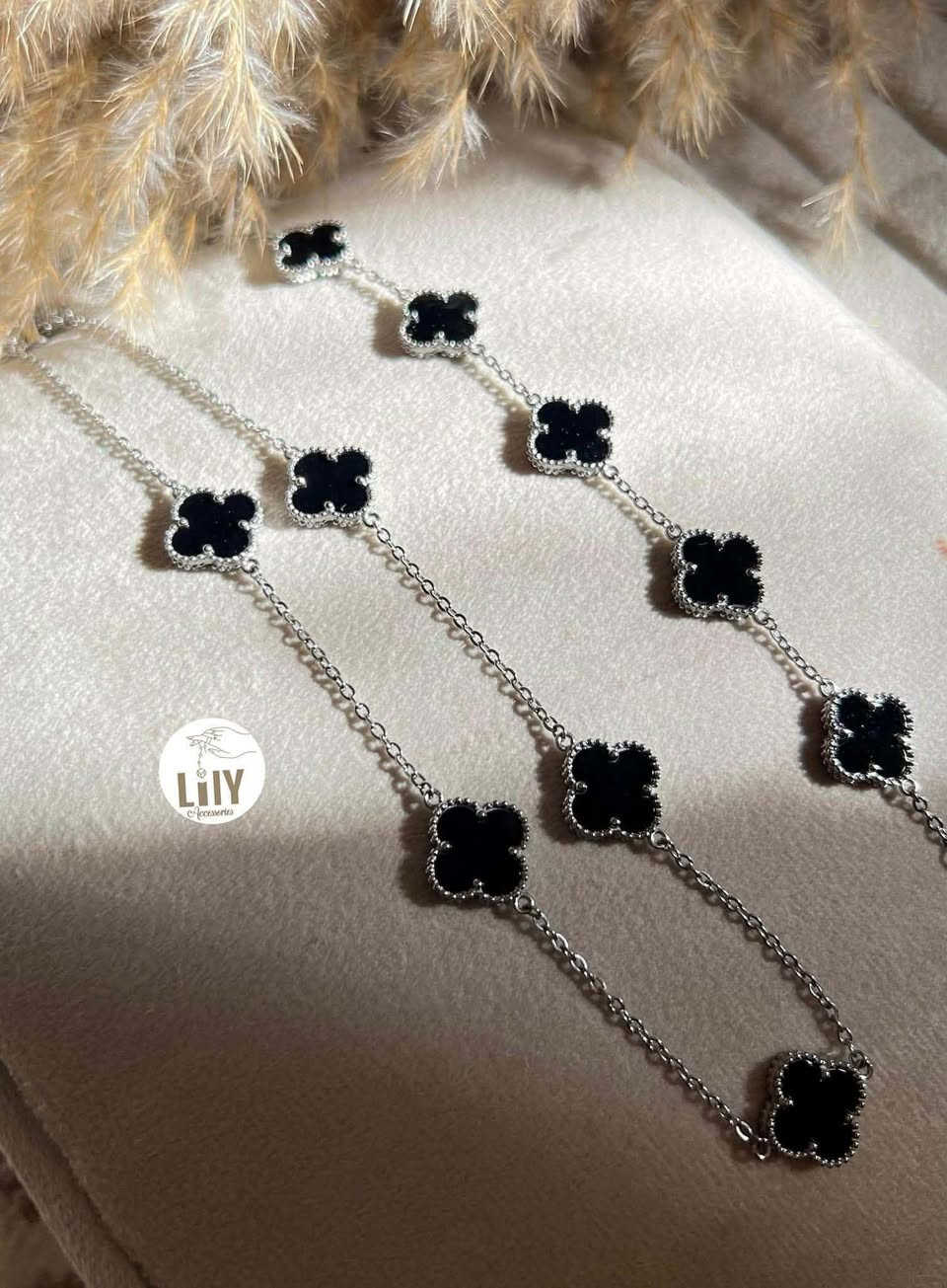 اكسسوارات بهذا الشكل جميله جداا وراقيه سعر الاسواره مع القلاده 5الف توجد كميه منها


**إذا كنت صاحب هذا الإعلان وتريد حذفه لأي سبب، رجاءا أرسل رسالة إلى الدعم الفني**