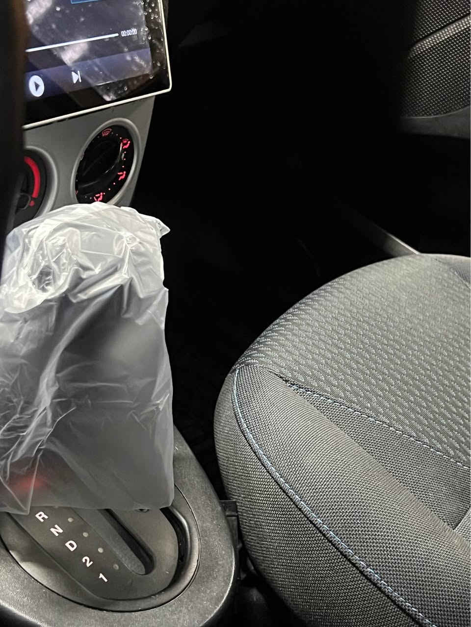 ٧٨ $ مه جال
***********  سليمانى 
فورد فيگوو ٢٠١٤
 بوياخى نيه 
سه نه وى و ره قه م تا ٢٠٢٩ تازه يه 
گيرو مه كينه
شاشه و كاميره  
و ته بريدو ته قه و ره قه ى به شه رت
 ناوى لوك لوكه تازه ماوه سه ياره كه 
ته نياكه مى قه له م كارى هه يه و به س السليمانية, العراق
