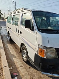 سياره نيسان اورفان موديل ٢٠٠٩ للبيع فقط سيياره جاهزه للشارع مصفرفه هيئ...