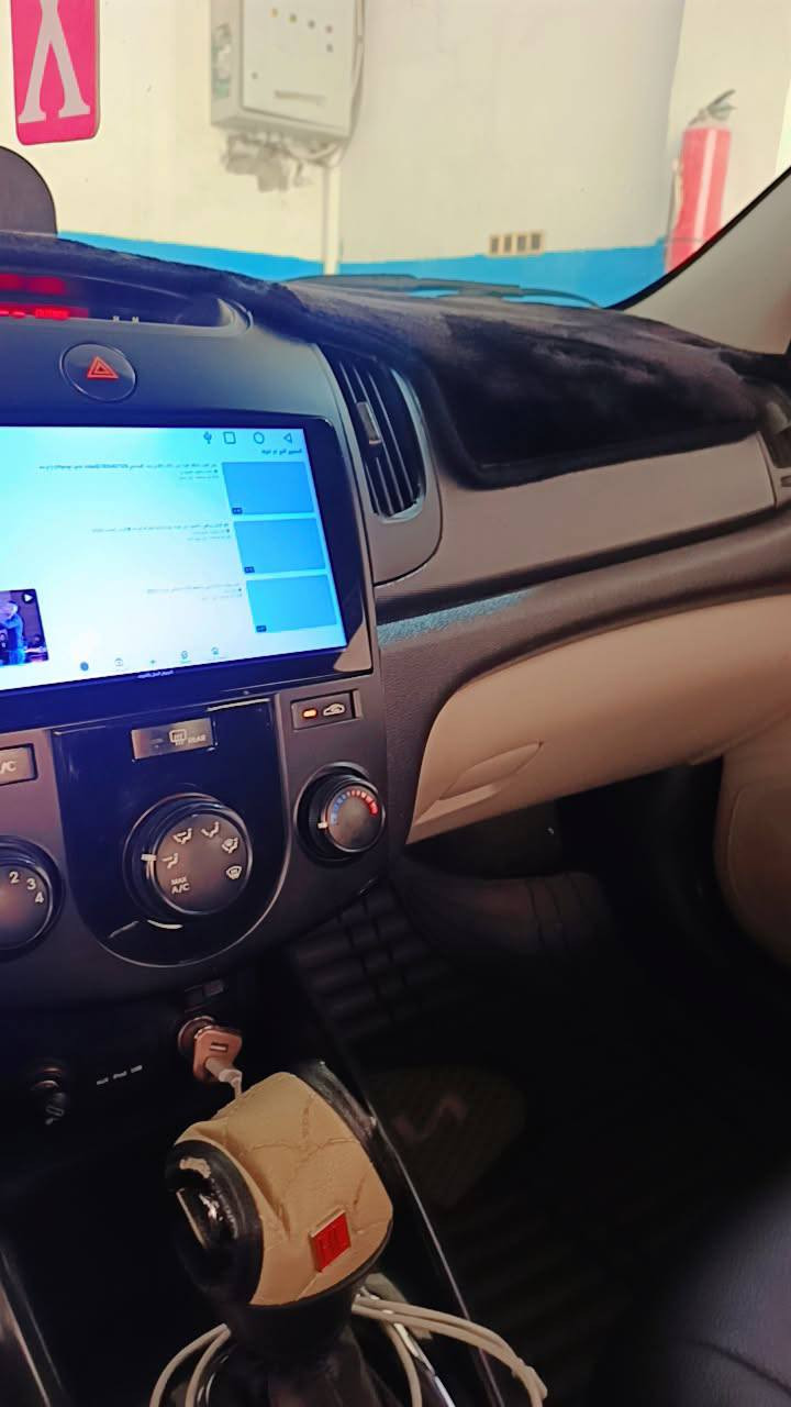 السلام عليكم سيراتو 2012سياره جديده صدر خلفي امامي جديد محرك بعده صبانه ما ممدوده عليه سيره دوشمه جديد سياره نقص برقي ما بيه مكاني رمادي سعر 113مجال شي قليل رقم *********** تخم تاير جديد
