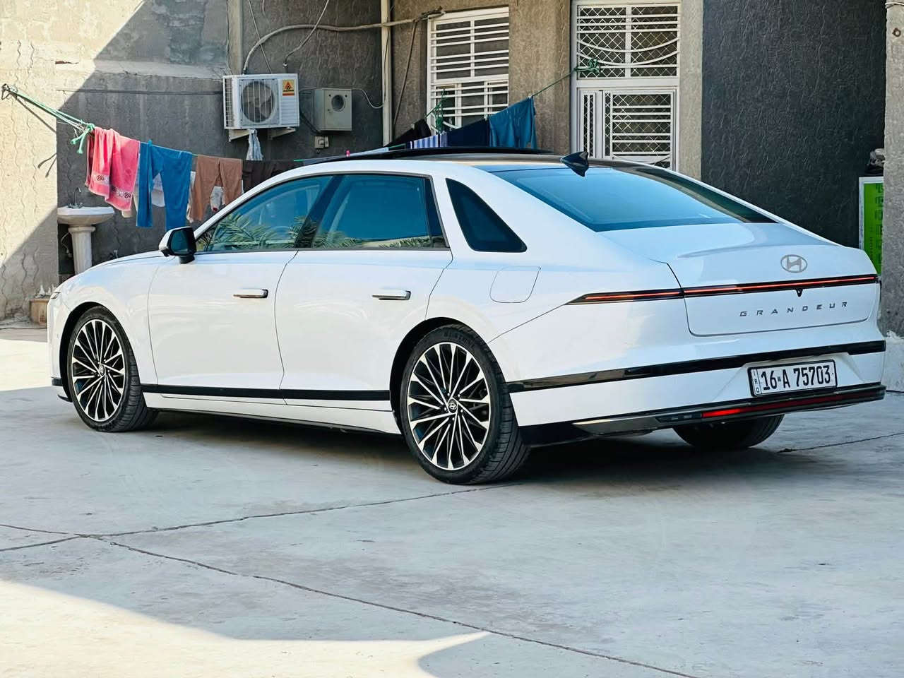 السلام عليكم ورحمة الله وبركاته 
 وينه الي يدور شي مميز ما مطروق

ازيرا الشكل الجديد موديل 2023 Vip  كلكرافي 1/1

 اعلى مواصفاات مواصفات

 خاصه فول وراد كوري هايبرد + بانزين 1600 تيربو

 المواصفات فول واحد ع واحد
جنطة كهرباء 
بانوراما + كلشي لمس 
الكشنات جلد دشبول جلد لونين + سقف شامواه ناعم 
مساج ب كشنات 
٣شاشات فول تحكم +شفتات ستيرن 
داتا شو ع جام واتو بارك مري قلاب نقطه عمياء كامره محيطيه 
 كهرباء فول تحكم كهرباء ستيرن كهرباء ستيرن حار بارد الكشنات حار بارد 5 كاميرات حساسات امامية خلفية رادارت امامية وخلفي تشغيل عن بعد تتقدم وترجع بالريمونت بردات كهرباء جانبية وبردة خلفية وبعد هواي ما ينعدن  المواصفات من الاخير السياره ماكو شي ما بيهة 
تبديل باب الصدر +جاملغ الصدر مال وكاله  +قبق جنطه صبغ كلير +السونار مرفق ب المنشور 

السياره مكينه كير ع شرط +ربع ما ذب عليهة جاهزة ع اخر حبايه 

السياره فاتح بيها قبق ولفات تنضيف ولفات وتبديل كازكت

السعر: 215 وبيها مجال للشراي

مكان السياره الديوانيه ورقم السياره قادسيه 
 للاستفسار الاتصال ع
***********
اخوان كلشي ذاكر بل منشور تفاصيلها كامله سياره 

تشوفها تعجبك توكل على الله تشوفها سياره غاليه ماتفيدك اعبر المنشور والله يرزق الجميع
