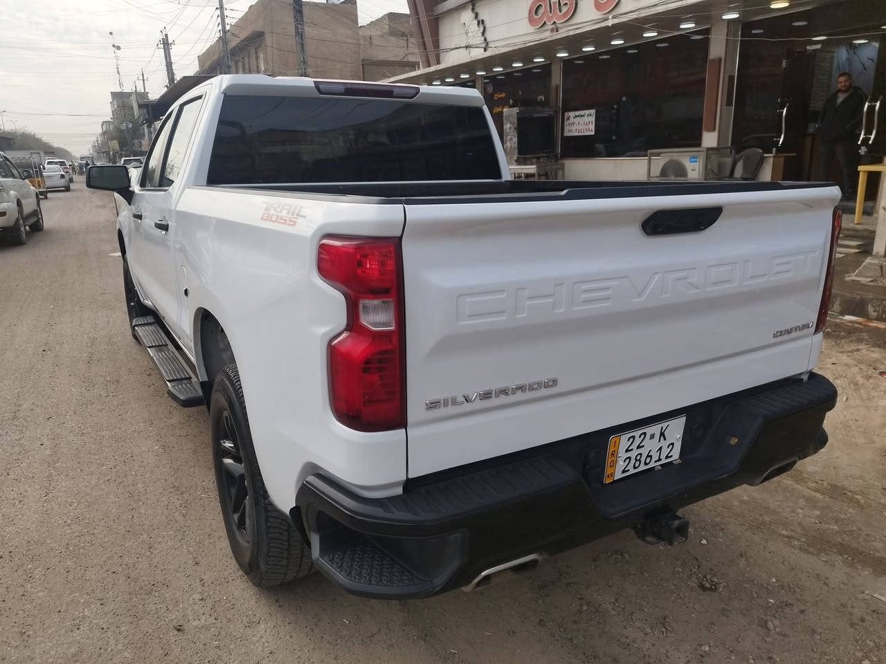 سلفرادو موديل 23 وارد امريكي حادثها كلش بصيط 
مكينه 8 سلندر باب خلفي كبير بدي قصير
فور ويل  المرغوب سياره جديده 
 وبالعافيه علئ الياخذها مكانها بغداد تحويل مباشر باسم المشتري 
السعر 280 
 اي استفسار اتصل ***********
