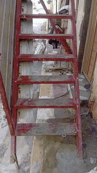 السلام عليكم درج حديد للبيع***********
