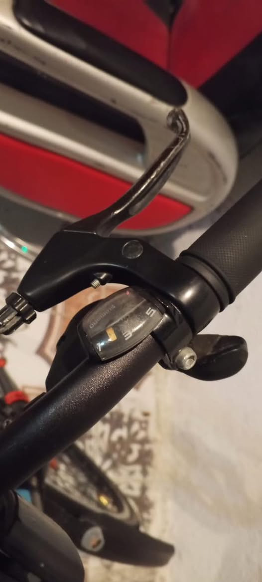 سيفيتي للبيع
المنيوم وياله كاربون فايبر بلادي مال شركة 

 ملاحظه كتلوك ومكاتبه  اكو منه بس قطعتين قطه نيلي الي هوه هذه وقطعه رصاصي 

مكانيه بغداد


**إذا كنت صاحب هذا الإعلان وتريد حذفه لأي سبب، رجاءا أرسل رسالة إلى الدعم الفني**