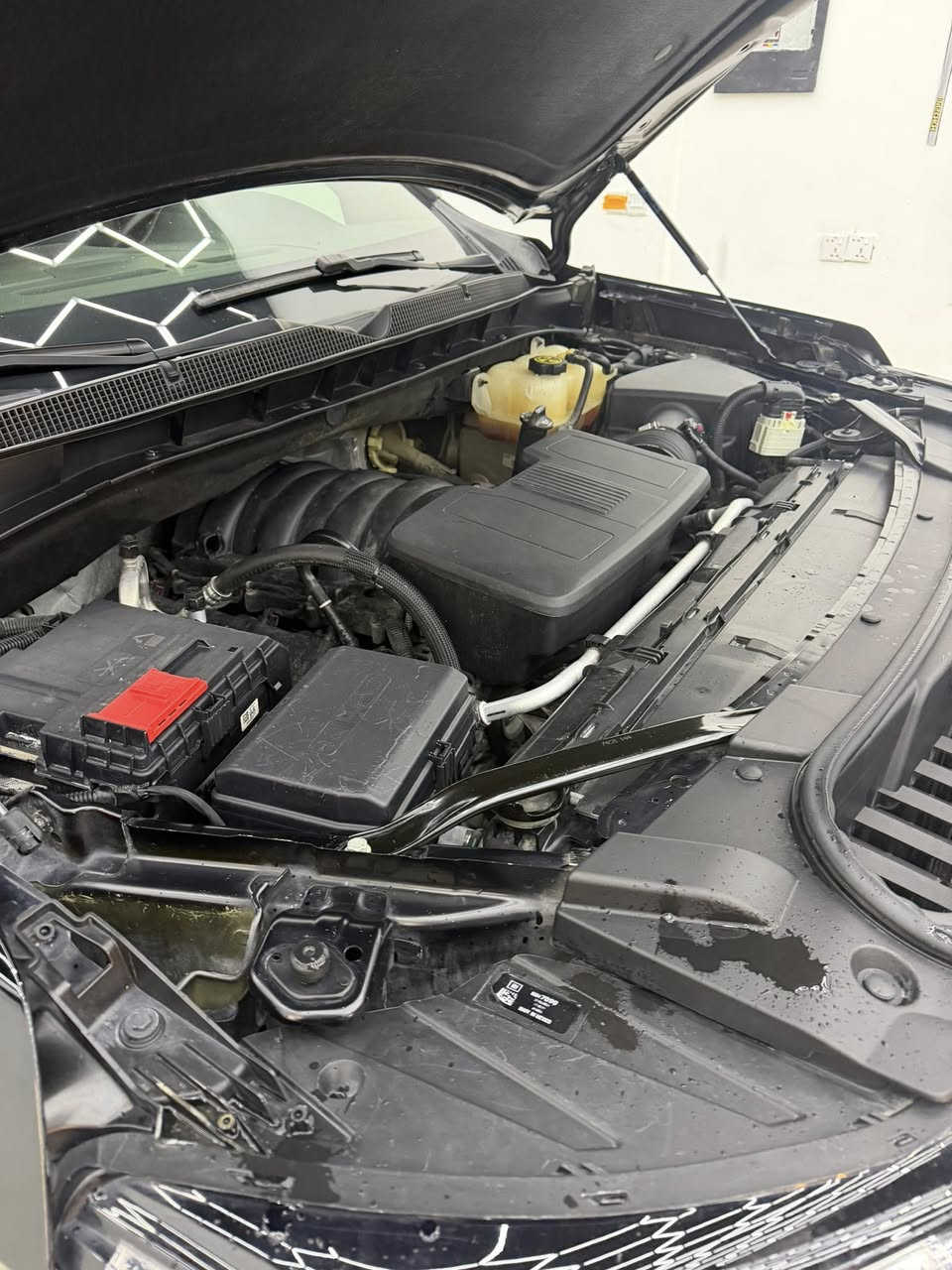 السلام عليكم 

تاهو 2022 LS خليجي وكاله المنصور ضوء القمر
بيها فقط شي بسيط بارد قليل وتكحيل في الجاملغ عكس سايق 
موصفات سياره معروفه 
ماشيه 63 الف ml
سياره جاهزه من جميع النواحي 
تخم تاير جديد قبل شهر مشدود 
رقم اربيل بسمي تحويل مباشر 
هزه ولوحات جديده 
مكانها بغداد حي الاعلام 
السعر 428 بيها مجال قليل 
اعتذر عن المراوس 
الاستفسار الاتصال او وتساب 
***********
