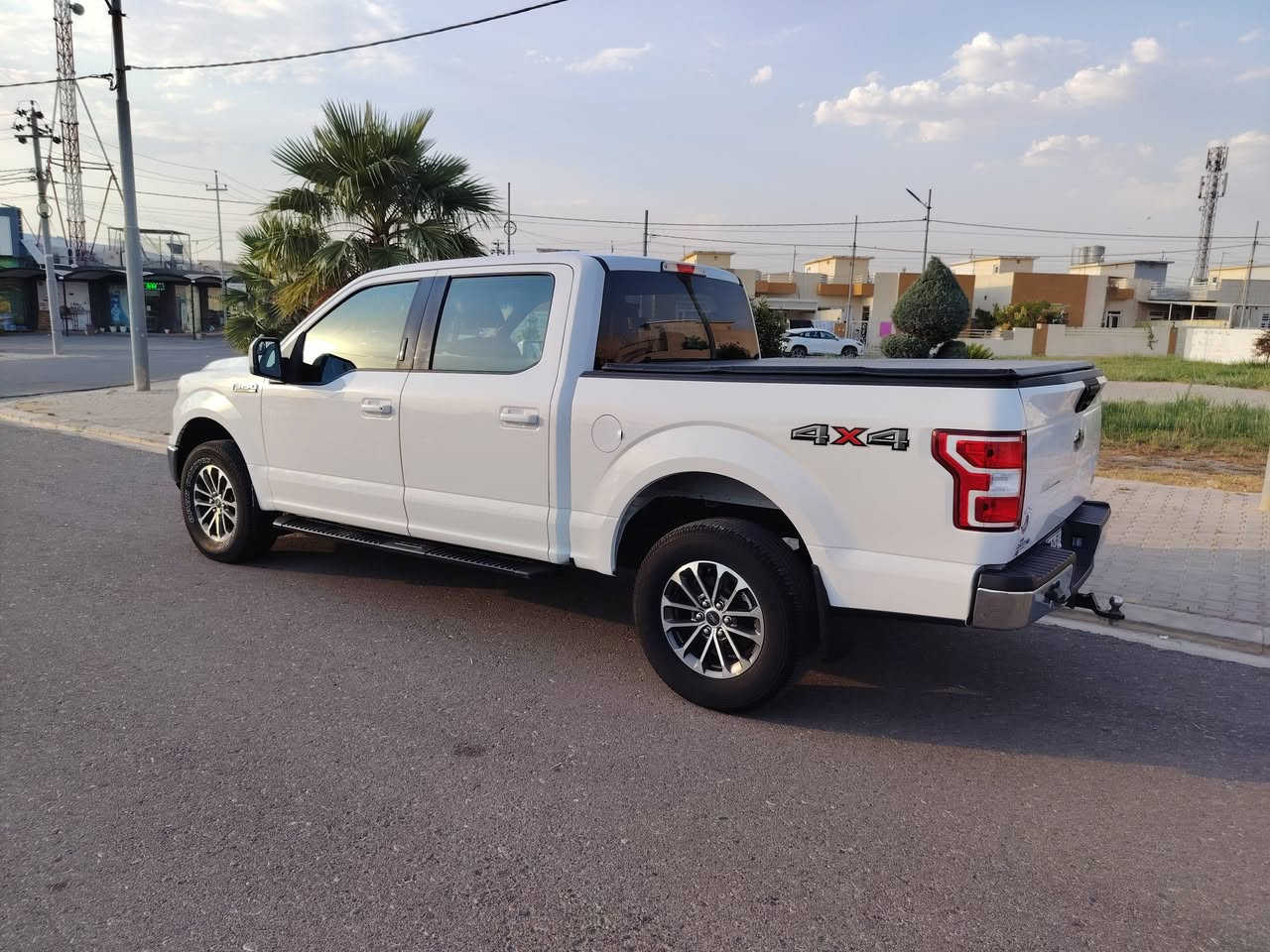 Ford F150 2020 XLT للبيع
8 سلندر دبل اكسل
بدي قصير باب طويل
حادثهة بس جاملغ عكس السايق مبدل نفس اللون بدون صبغ(رقم الشاصي موجود بالصور) 
ماشيه 96 الف
الموقع اربيل
للتفاصيل أكثر اتصال عالرقم
***********
