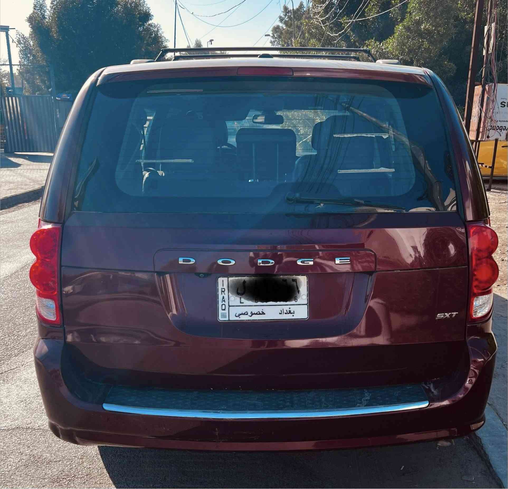 سيارة دوج كرفان sxt موديل 2020 ماشية 105 ميل حقيقي قابل للزيادة
تبريد 3 قطع
بيبان كهرباء
صندوق كهرباء
جام 6 كهرباء
تشغيل عن بعد 
كشنات جلد قلابات
كرسي السائق كهرباء 
كير ومحرك مكفولات
ايرباكات سليمات
صدر جديد
فيت بم حاوية مبدل جديد
بلكات جديدة 
ادامة نوزلات 
 دسكات امامي خلفي جديد 
باتري جديد
رقم بغداد
لايت لد ناصي وعالي
ضربتها مثلما موضح بالسونار داخل العراق 
السعر 170$
***********
