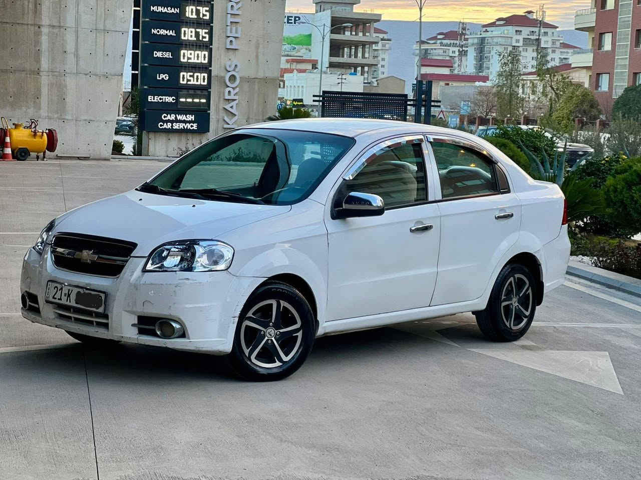 ئەڤیۆ ٢٠٠٩
مەکینە بچوک فەل گێڕ ئۆتۆماتیک  کێڕو مەکینەی بەشەرت بێدەعم پێشو پشتی کەپسە چوارتایە و ویلی لۆکی لەژێرە  قفڵ مەرکەزییە کارەبایی بەشەرت سەنەوی بەسەر چووە بەناوی خۆمەوەیە هیچ کێشەیەکی نیە
سعر 72 مەعامەلەیەکی کەم
ژ. م : *********** السليمانية, العراق
