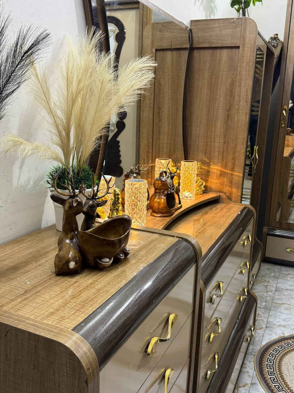 غرفه تركي 10 قطع نظيفه كلش الظهر بلوك السرير مخزن العنوان بابل المركز م  ***********
