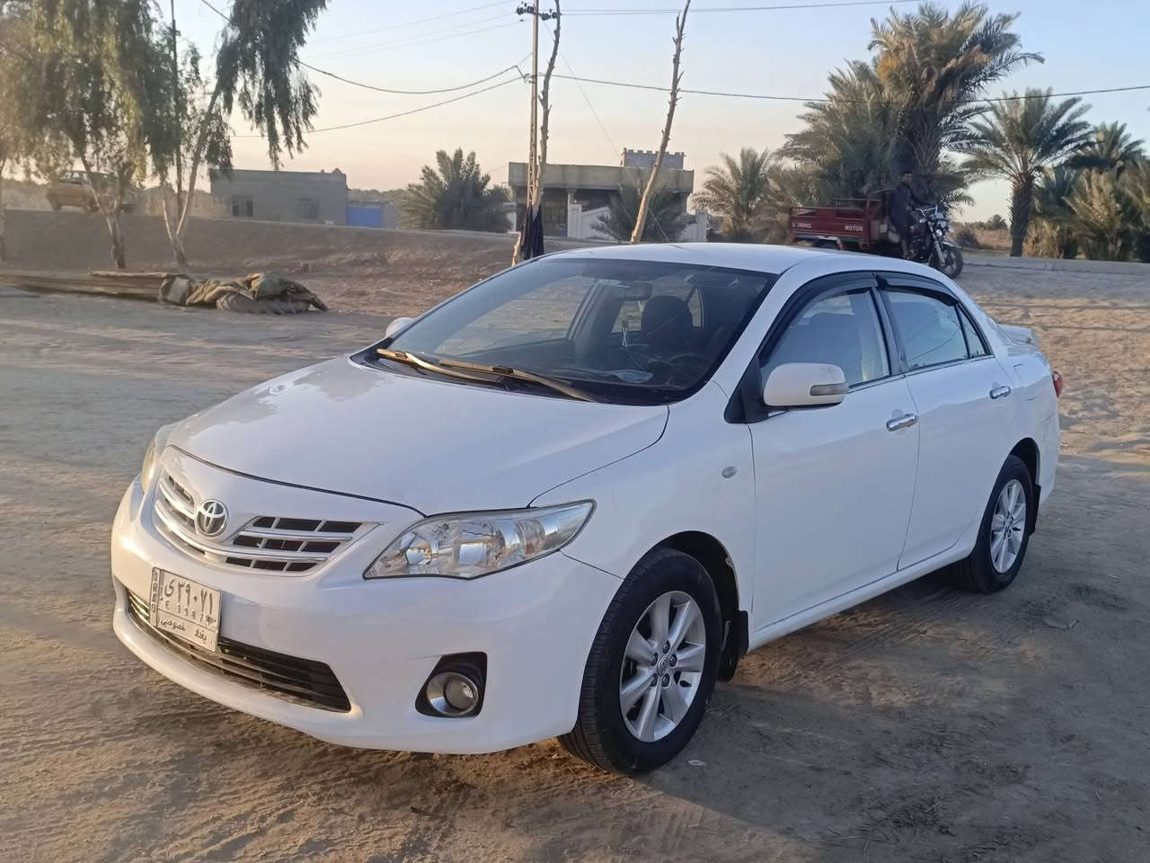 كورلا ٢٠١١ خليجي رقم بغداد محرك ١٨٠٠ مواصفات الشركة العامة جديدة السيارة وجاهزة من كلشي محرك وكير وحدادية وتبريد وتدفئة خير من الله مكفولة من الضربة بيها تكحيلات اثر تشكير صبغ بسبب المي القوي السعر ١١٥ وبيها مجال الشراي يتصل ويدلل مكاني كربلاء ناحية الحسينية 
***********
