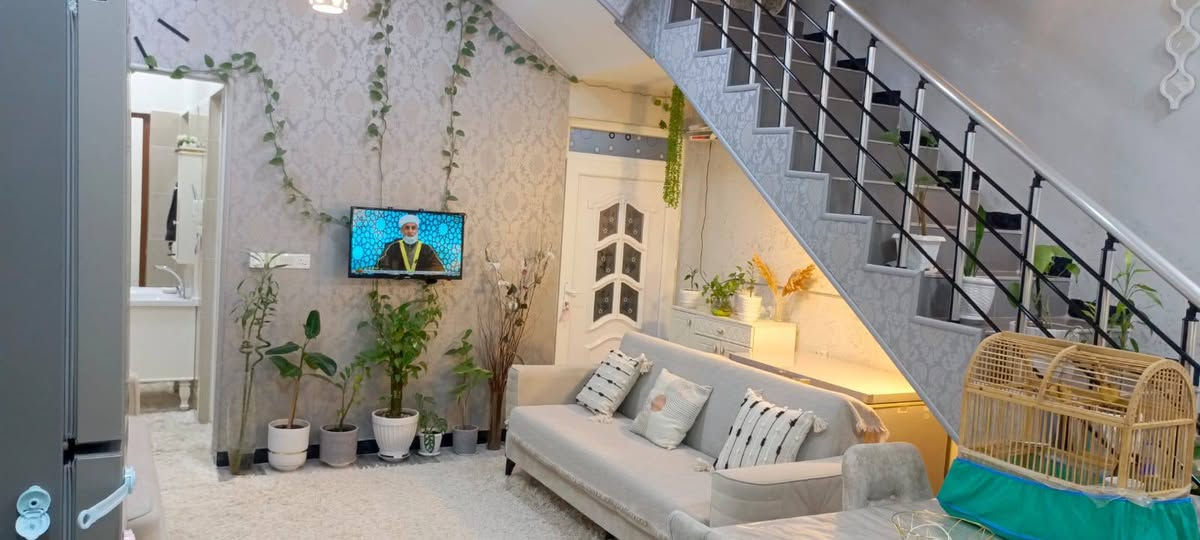 دار للبيع زراعي مساحة 100متر طابق واحد موقع حي واسطي مقابل حسينية أم بنين غرف نوم واستقبال هول مطبخ وصحيات كراج البيت فول سيراميك سقف ثانوي اي استفسار عله خاص او اتصل ***********
