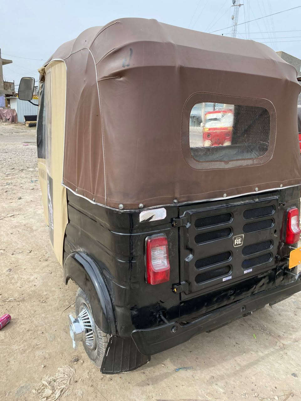 تكتك للبيع موديل ١٦ اوراق اصولي تكتك تخبل كلش حلوه ماناقصهه اي شي كبل للشارع تكتك جهازه من اي شي معمره تعمير عام كهربائيات شغاله صبغ عام  سعر ٣٥٠٠ وبيهه مجال تواصل ع الرقم وبي وات ساب ***********
