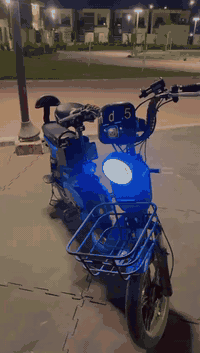 دراجه شحن نظيفه العنوان الانبار الرمادي السعر 400وبي مجال دراجه نضيفه ما متعوبه  للاستفسار الاتصال على الرقم ***********
